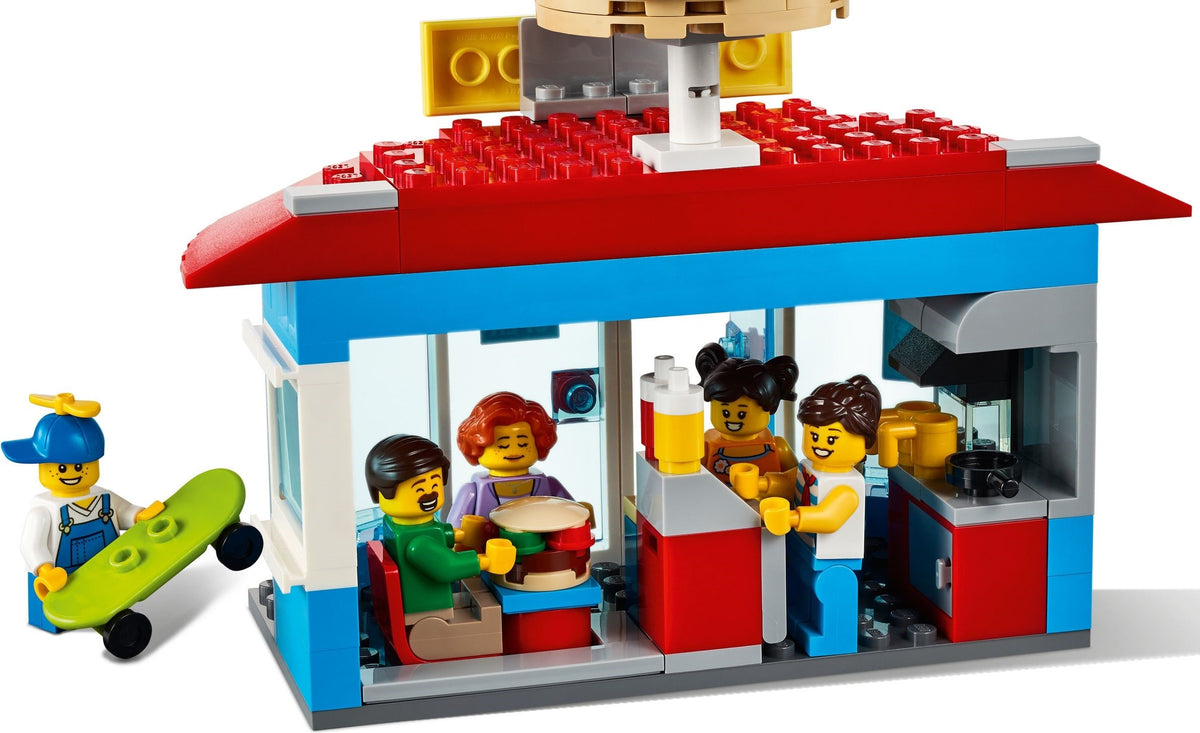 LEGO City 60271 Stadtplatz
