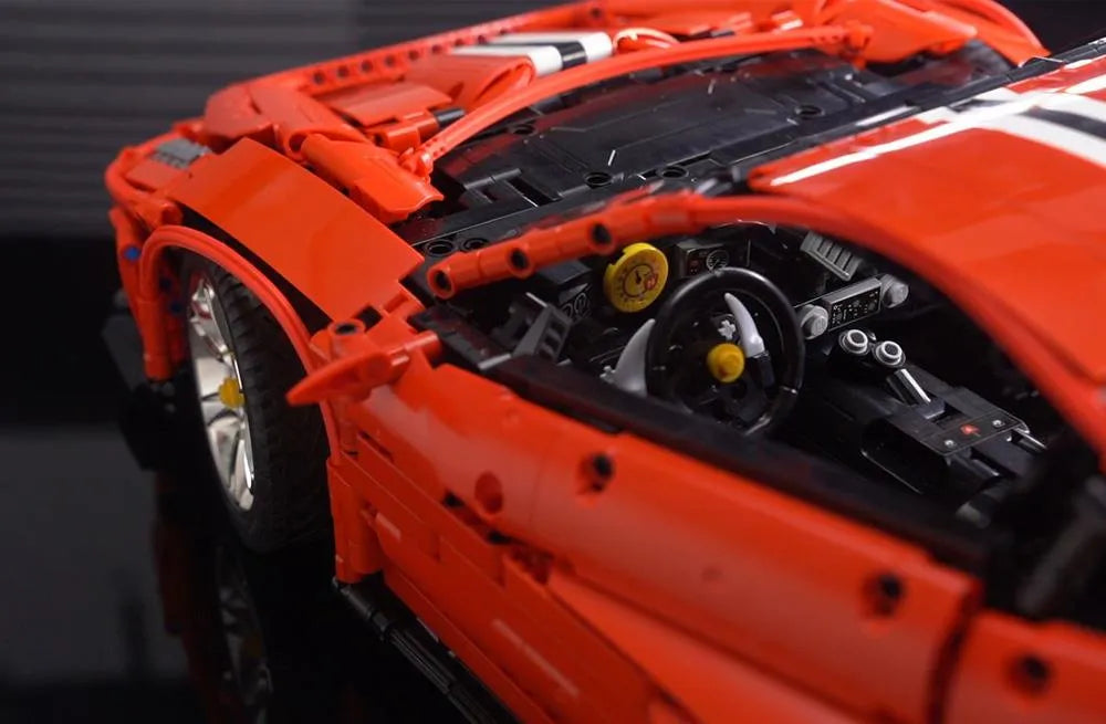 CaDA C61043W MASTER Italian Super Car rot 1:8